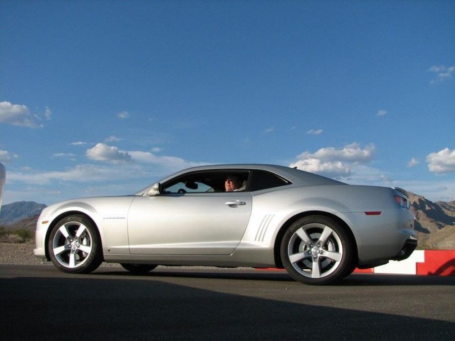  Chevrolet Camaro SS 2010 года  (фото 33 из 59)